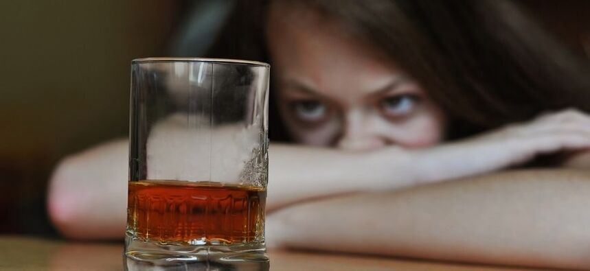 Muller bebendo alcohol como parar